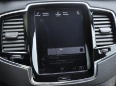 Volvo XC90 D5 AWD MOMENTUM ČR - 32