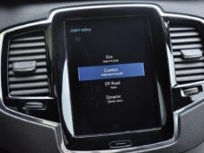 Volvo XC90 D5 AWD MOMENTUM ČR - 33
