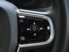Volvo XC90 T8 AWD ULTIMATE BRIGHT Zadáno - 26