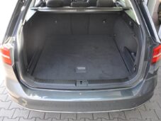 Volkswagen Passat 2.0TDi ACC NAVI LED TAŽNÉ - 38