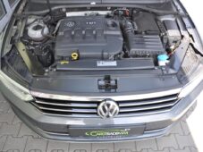 Volkswagen Passat 2.0TDi ACC NAVI LED TAŽNÉ - 39