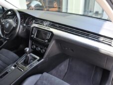 Volkswagen Passat 2.0TDi ACC NAVI LED TAŽNÉ - 16