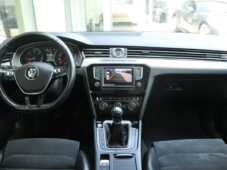 Volkswagen Passat 2.0TDi ACC NAVI LED TAŽNÉ - 4