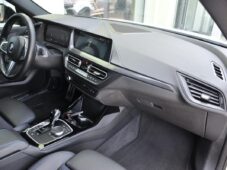 BMW Řada 2 218d M-SPORT HUD 1M ČR - 16