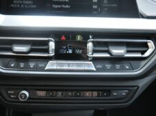 BMW Řada 2 218d M-SPORT 1M ČR - 25