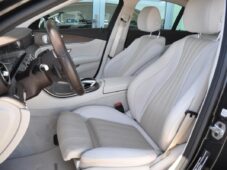 Mercedes-Benz Třídy E 220d 4MATIC - 14
