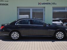 Mercedes-Benz Třídy E 220d 4MATIC - 12