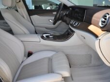 Mercedes-Benz Třídy E 220d 4MATIC - 18