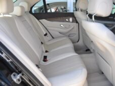 Mercedes-Benz Třídy E 220d 4MATIC - 21
