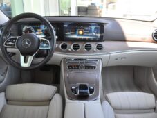 Mercedes-Benz Třídy E 220d 4MATIC - 5