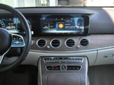 Mercedes-Benz Třídy E 220d 4MATIC - 7