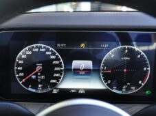 Mercedes-Benz Třídy E 220d 4MATIC - 34