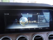 Mercedes-Benz Třídy E 220d 4MATIC - 29