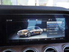 Mercedes-Benz Třídy E 220d 4MATIC - 30