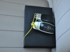 Mercedes-Benz Třídy E 220d 4MATIC - 38