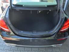 Mercedes-Benz Třídy E 220d 4MATIC - 36