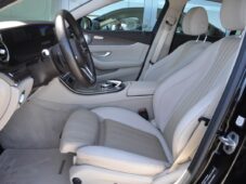 Mercedes-Benz Třídy E 220d 4MATIC - 13