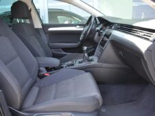 Volkswagen Passat 2.0TDi COMFORTLINE NAVI ČR 1M - 17