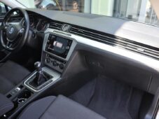 Volkswagen Passat 2.0TDi COMFORTLINE NAVI ČR 1M - 16