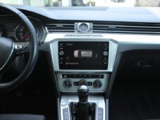 Volkswagen Passat 2.0TDi COMFORTLINE NAVI ČR 1M - 6