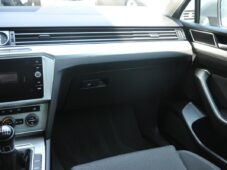 Volkswagen Passat 2.0TDi COMFORTLINE NAVI ČR 1M - 7
