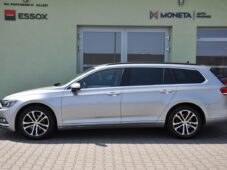 Volkswagen Passat 2.0TDi COMFORTLINE NAVI ČR 1M - 10
