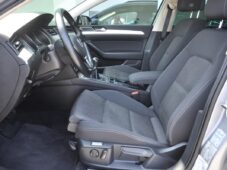 Volkswagen Passat 2.0TDi COMFORTLINE NAVI ČR 1M - 12
