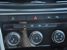 Volkswagen T-Roc 2.0TDi LIFE DSG LED CARPLAY - 24