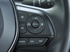 Toyota Corolla 1.8HYBRID e-CVT COMFORT ZÁRUKA - 23