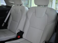 Volvo XC90 B5 AWD MOMENTUM PRO ČR 7.MÍST - 21
