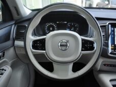 Volvo XC90 B5 AWD MOMENTUM PRO ČR 7.MÍST - 22