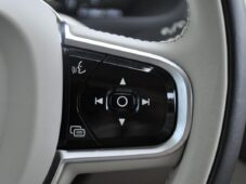 Volvo XC90 B5 AWD MOMENTUM PRO ČR 7.MÍST - 24