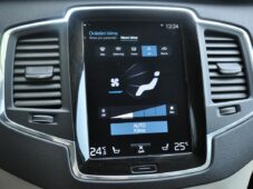 Volvo XC90 B5 AWD MOMENTUM PRO ČR 7.MÍST - 28