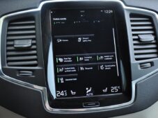 Volvo XC90 B5 AWD MOMENTUM PRO ČR 7.MÍST - 30