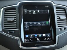 Volvo XC90 B5 AWD MOMENTUM PRO ČR 7.MÍST - 31