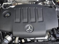 Mercedes-Benz GLB 200d 4MATIC TAŽNÉ PANORAMA ČR - 40