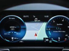 Mercedes-Benz GLB 200d 4MATIC TAŽNÉ PANORAMA ČR - 35