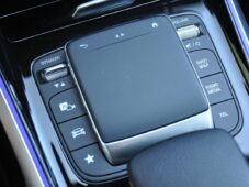Mercedes-Benz GLB 200d 4MATIC TAŽNÉ PANORAMA ČR - 25
