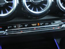 Mercedes-Benz GLB 200d 4MATIC TAŽNÉ PANORAMA ČR - 26