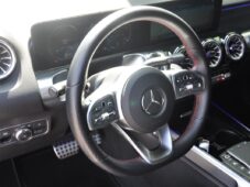 Mercedes-Benz GLB 200d 4MATIC TAŽNÉ PANORAMA ČR - 15