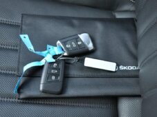 Škoda Superb 2.0TDi 147kW STYLE 4X4 DSG 1.M - 33