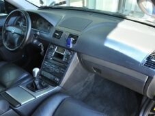 Volvo XC90 2.4D5 136KW 4X4 AUT. A/C TAŽNÉ - 16