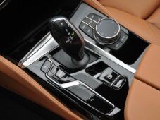 BMW Řada 5 530xD M-SPORT ČR 1.MAJ PANOR. - 32