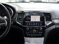 Jeep Grand Cherokee 3.0CRD H/K PANO ČR - 6
