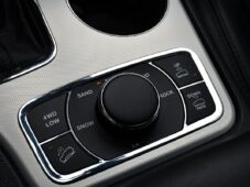 Jeep Grand Cherokee 3.0CRD H/K PANO ČR - 27