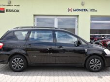 Toyota Avensis Verso 2.0D-4D 2xKOLA A/C - 12