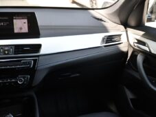 BMW X1 sDrive18d M-SPORT HUD - 8