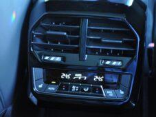 BMW iX xDrive40 HUD H/K TAŽNÉ - 21