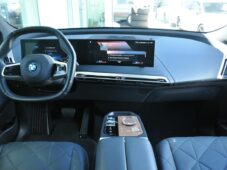 BMW iX xDrive40 HUD H/K TAŽNÉ - 4