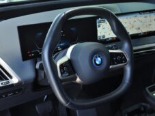 BMW iX xDrive40 HUD H/K TAŽNÉ - 15